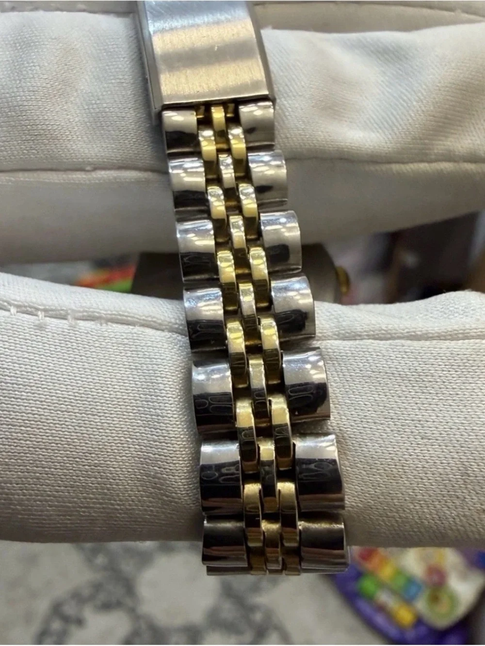 Vintage Timex Presidential Ladies Watch Two Tone Jubilee Fluted Quartz V Cell T